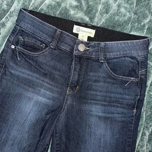 EUC Women's Democracy "Ab" Technology Straight Leg Jeans 🦋